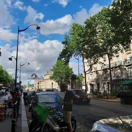 Appartement Studette Equipee Pres Tour Eiffel -ecole Militaire